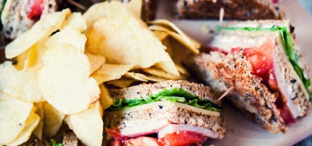 Σπιτικό club sandwich στο Love to Cook στο Missbloom.gr