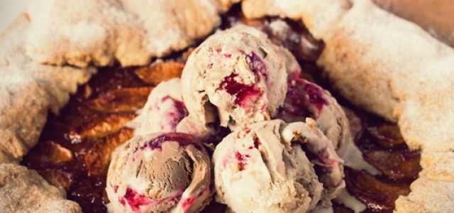 Rustic Μηλόπιτα (galette) με παγωτό NIRVANA New York Cheesecake!