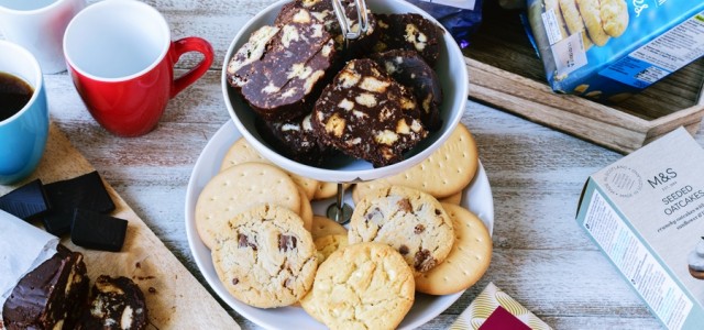 Σοκολατένιο μωσαϊκό με μπισκότα από Marks & Spencer Food!