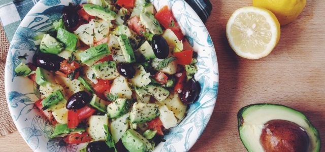 Πατατοσαλάτα με αβοκάντο – νηστίσιμη