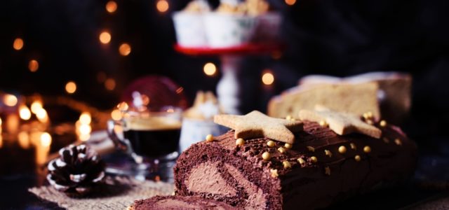 Σοκολατένιος κορμός με παντεσπάνι